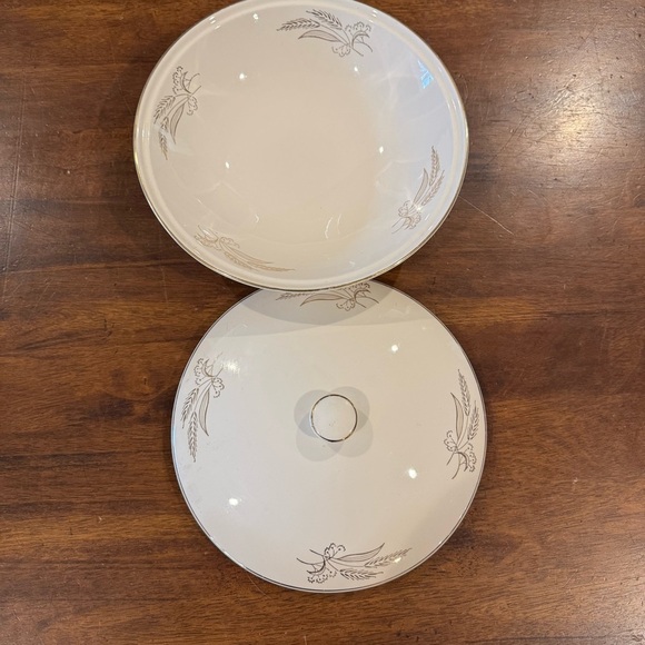 Prairie Gold by Lifetime Covered Round Vegetable Server Wheat Pattern Cream Gold - Picture 3 of 6